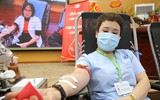 Ngắm những nữ hộ sinh xinh đẹp hiến máu trong ngày lễ tình nhân